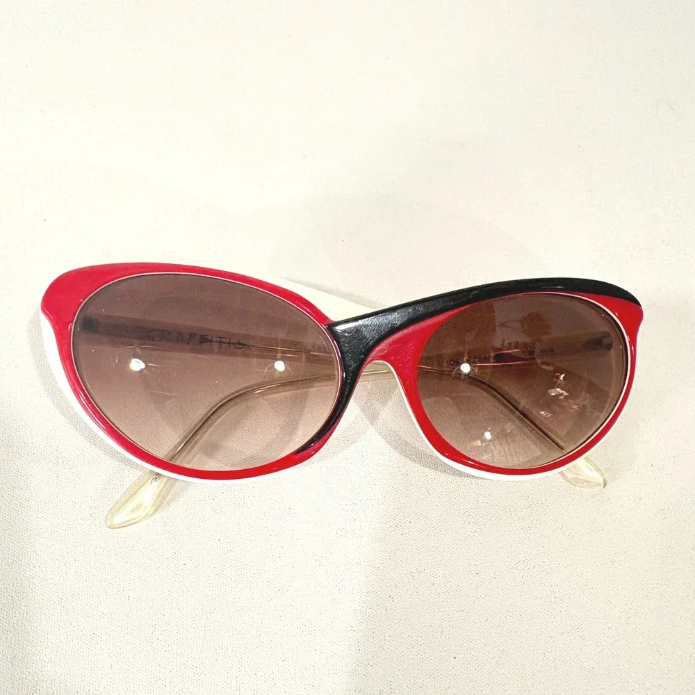Graffiti 5 Handmade in France Designer Sunglasses Red Black White Cat Eye 101 G4